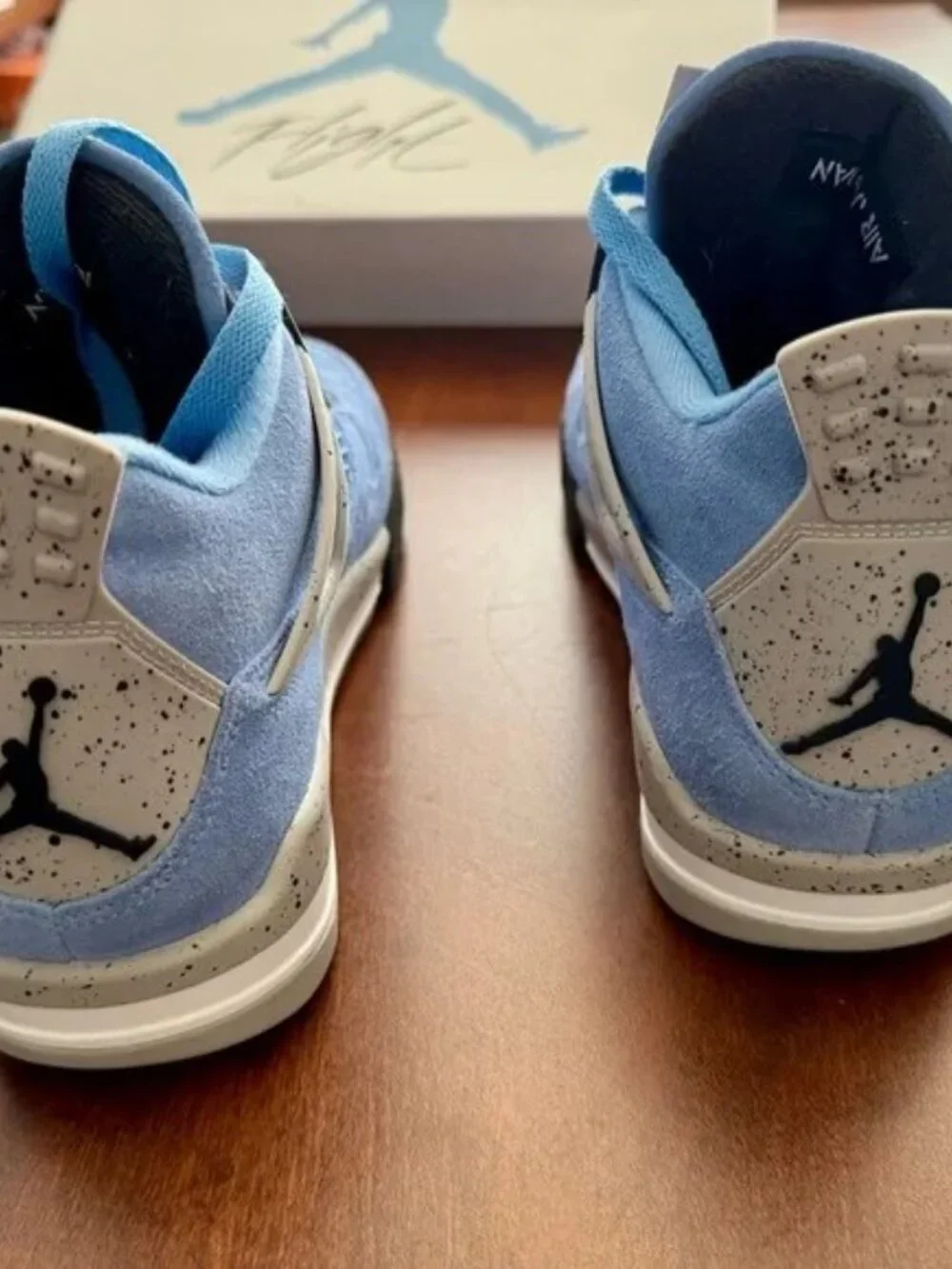 Air Jordan 4 - Retro University Blue & Black